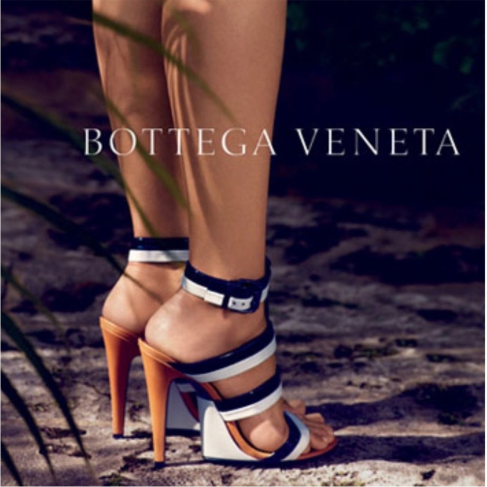 Gorgeous Bottega Veneta strappy sandals Size 6